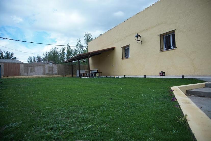 La Casa Del Rio Villa Granja Llumes Exterior foto